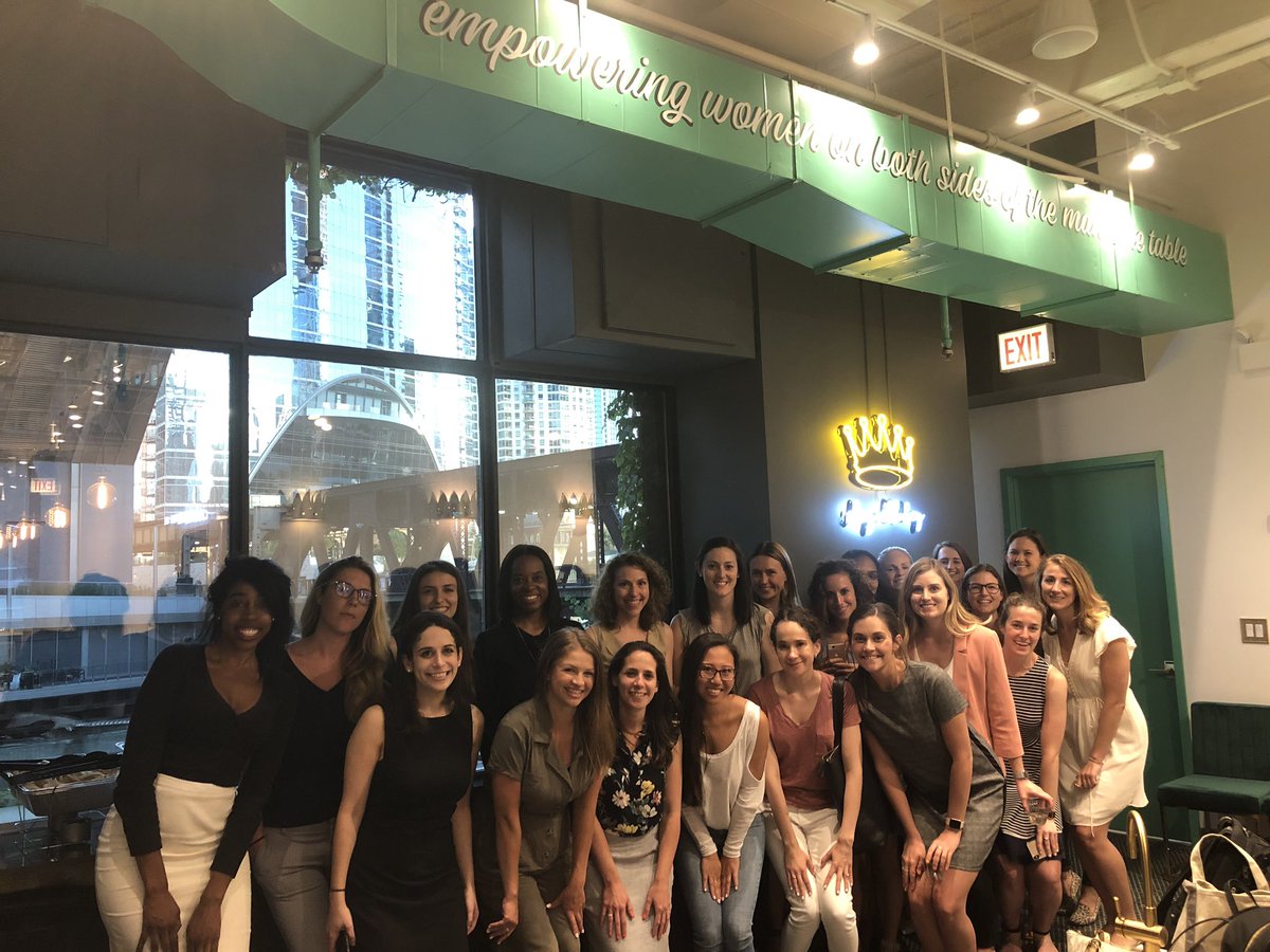 conniedengx's tweet photo. An Ezza-lent night for #chicago #womeninVC ! Thanks to everyone for coming out and PGVC portco @ezzanails and fabulous sponsors @venture_up @Wintrust @PritzkerVC https://t.co/MgkVEEZZch