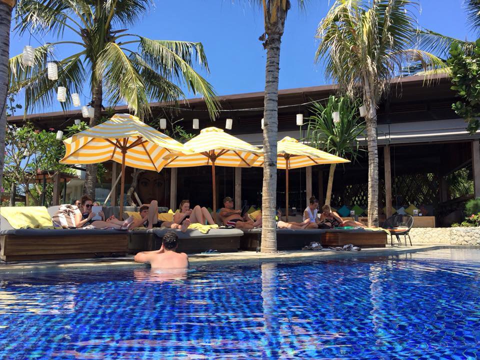 What is better than a beautiful sunny day, relaxing around the pool, swimming, and a cold beer in your hand? 
.
Thank you Lisa Deegan for sharing.
.
#padmalegian #padmahotels