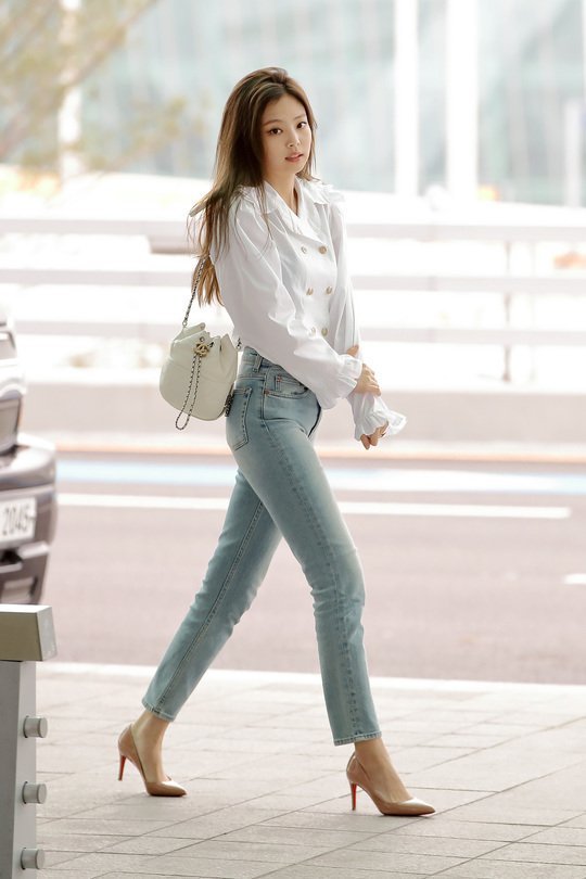 "Actually, I don't have a fashion idol. I think there is no need to follow people's fashion" -  #JENNIE  #fashion  #style