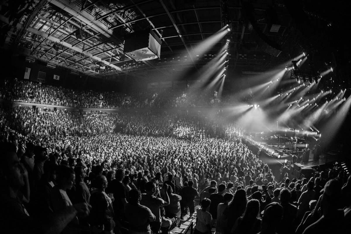 Phish_FTR's tweet photo. 7/10 Mohegan Sun 📸 @rene_huemer
.
.
#phish #phishsummertour #treyanastasio #mikegordon #jonfishman #pagemcconnell https://t.co/97E3vx3FHa