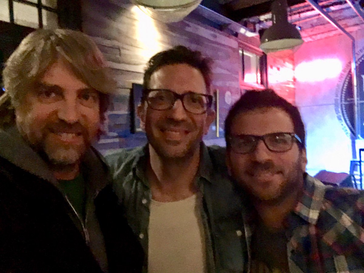 ruizlisandro's tweet photo. Estuvimos con @guillecivale y los amigos campeones de #UGDC en la presentación de “Ahora que somos felices” de @alejwall de los mejores de los nuestros
#MuchoRacing https://t.co/gyFSSKR5iQ