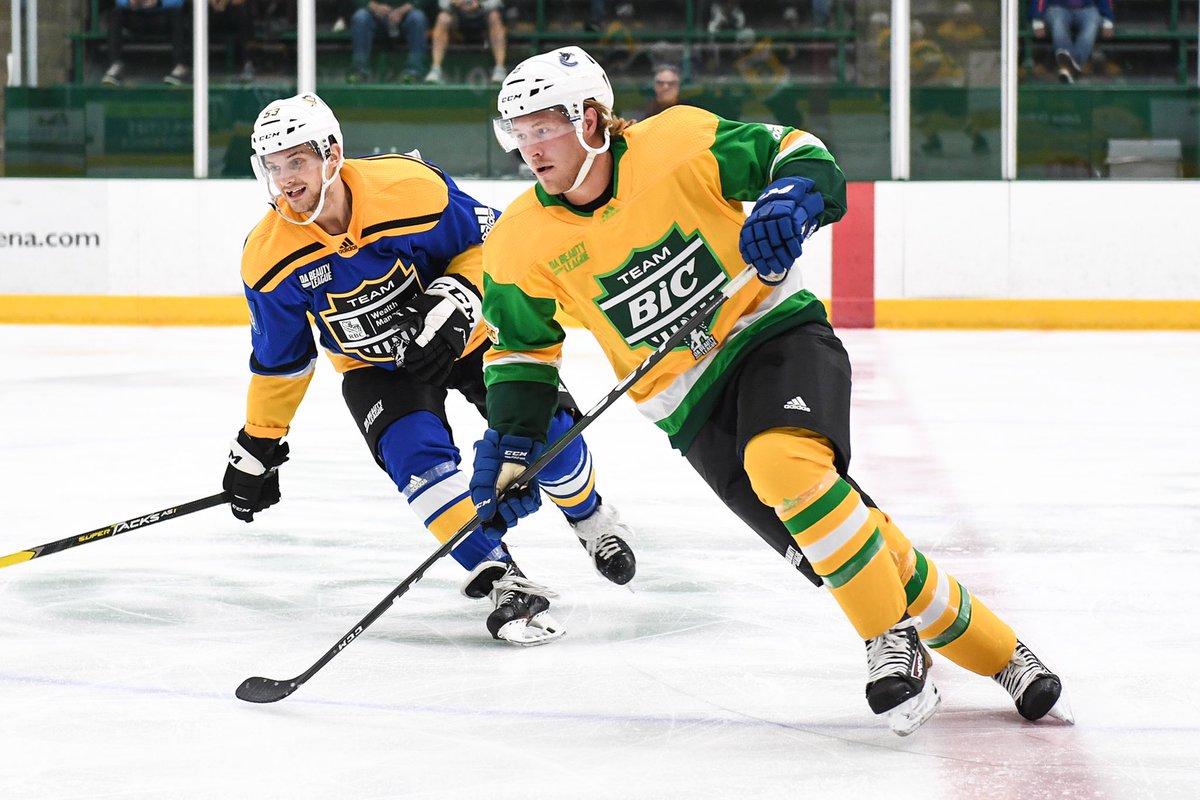 DaBeautyLeague's tweet image. Fun first night at Da Beauty League! 

📸 @T3Morris 

Results: @WalserAutoGroup 10-7 against @JackLinks 

@TraditionCo 7-6 (Ot) against @TRIAortho 

@BICRazors 6-5 against @RBC