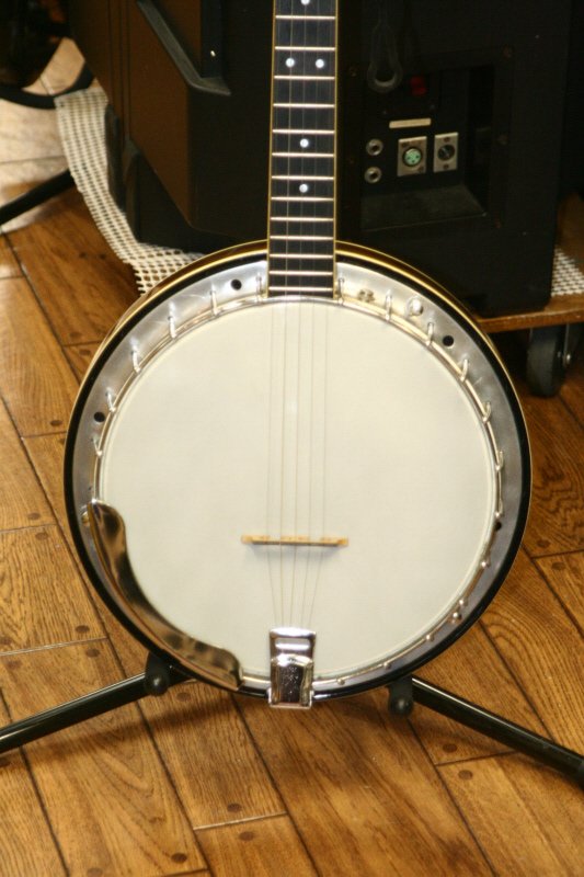 JGuitarNEWS's tweet photo. 【セール商品|クローズアップ!】
■Pirles 不明 アルミボディー5弦バンジョー
ピアレスはモーリスのギター等も製造していた #飯田楽器 のブランドです。
【30%OFF】9,720円お買い得です!
https://t.co/mj3Vhwp7DM
#セール #Sale #Pirles #バンジョー #Guitar #Jギター https://t.co/o3xMlexhNc