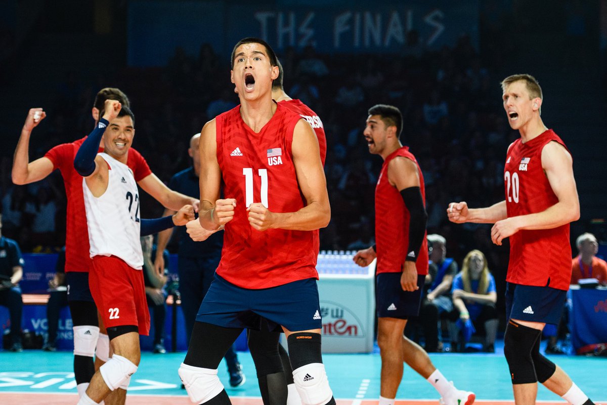 usavolleyball's tweet image. VICTORY! U.S. Men 🇺🇸 defeat France 🇫🇷 25-16, 25-22, 23-25, 25-21 to open #VNLFinals