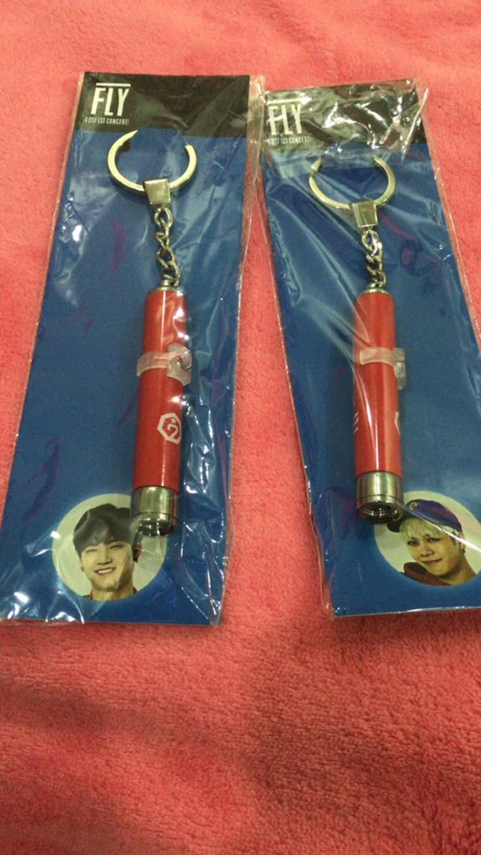 BornthisKP's tweet photo. |[ ขายของสะสม #GOT7 ]| 

ไฟฉายหน้าเมมเบอร์ < JB , JS > 
อันละ 450 บาท รวมส่งRG 

#ตลาดนัดอากาเซ  #ของสะสมgot7 #ของสะสมกัซ #ตลาดนัดgot7 #ตลาดนัดอากาเซ่ https://t.co/bTnUjLSlRS