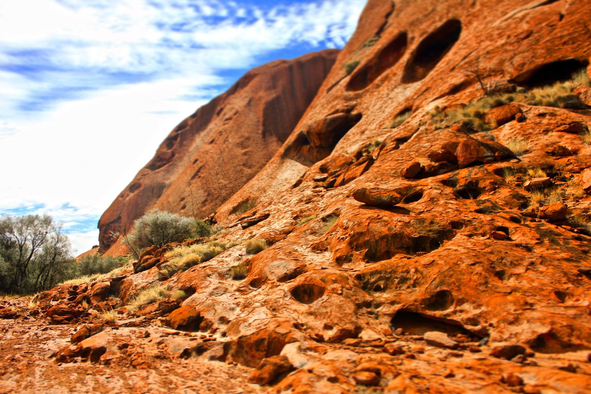 TomKitney's tweet image. In celebration of #Uluru and #NAIDOCWeek2019 #NAIDOC 📷 by me #photography #outback #landscapephotography #amateurphotography