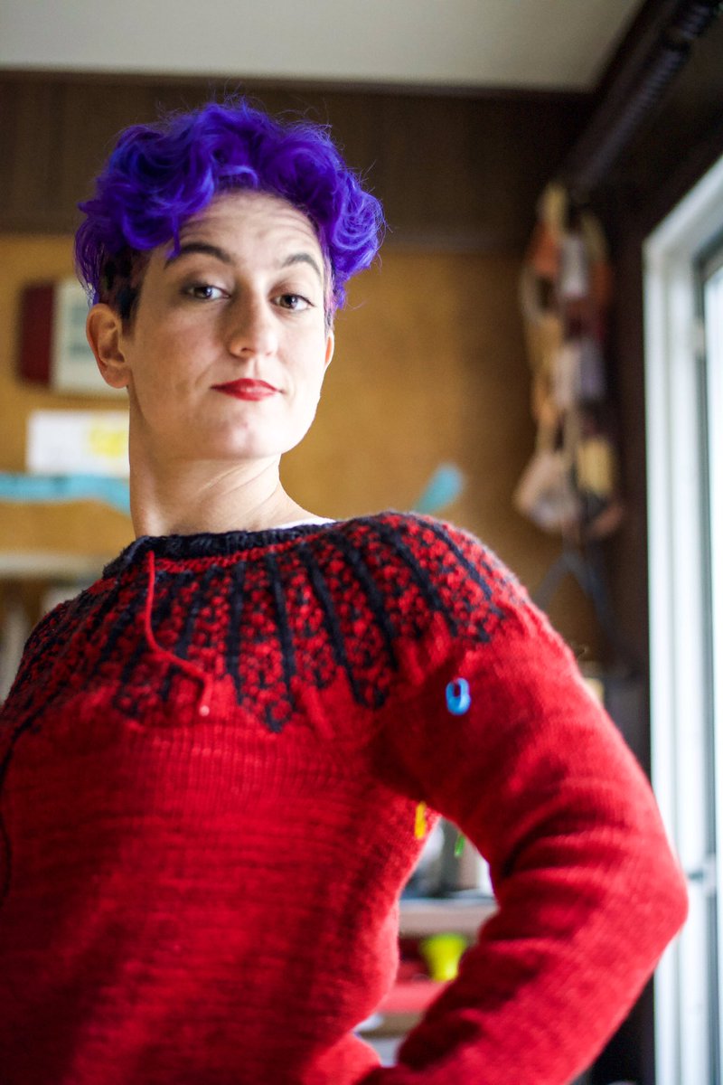 knitmoregirls's tweet photo. What’s this? A finished sleeve on my #DissentSweater by @andrearangelknits? I don’t know if it’s the sweater or the summer weather, but do YOU feel this competition heating up, @bostonjen1?
.
#projectsweaterchest #stashdash2019 #teamcuteknitter #beatbostonjen https://t.co/VZ4IgTwvI9