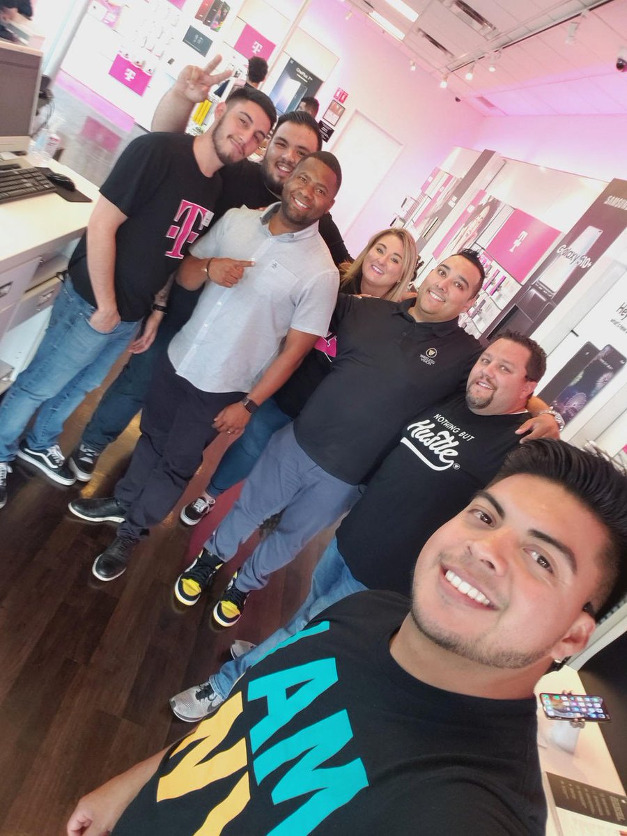 Awesome day today! Loved having @SouthwestGav @MalikParra1 @JennyC_AZ and more in our store today! Nothing but Smiles and Culture! @thatsammori @JohnLegere @WirelessVision @TMobile #PassionforOurPeople