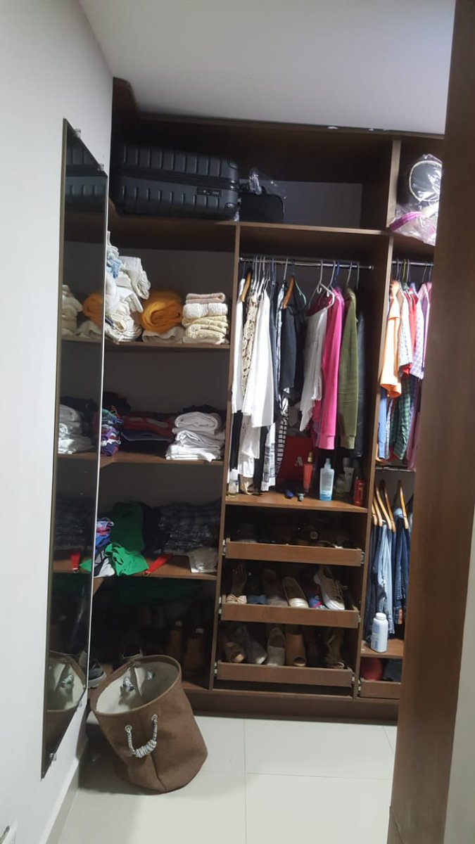 OneRealty4's tweet image. CASA HERMOSA EN REMATE EN DAVID CHIRIQUI

Casa ubicada en Prestigiosa Barriada En David
Terreno de 700 mts 2, 4 cuartos, 5 baños, terraza amplia, 4 estacionamientos, lavandería cerrada, 
amplios jardines,
 LLÁMAME O ESCRÍBEME AL: 68119087 y con gusto te atenderé.
Precio: $170,000