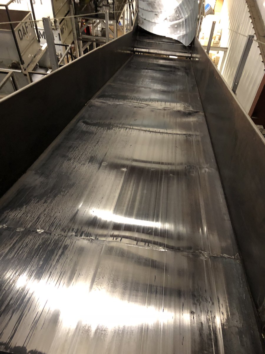 KevinMoorer's tweet photo. When things get rough on the local sort we pull together and get them trucks unloaded and loaded. https://t.co/l5gQL0NKKG