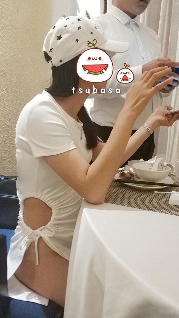 tsubasa30007236's tweet photo. 穿了还是没穿，这是一个问题。
每个路过的都会这么想吧🤣 https://t.co/1TSsza3vvC