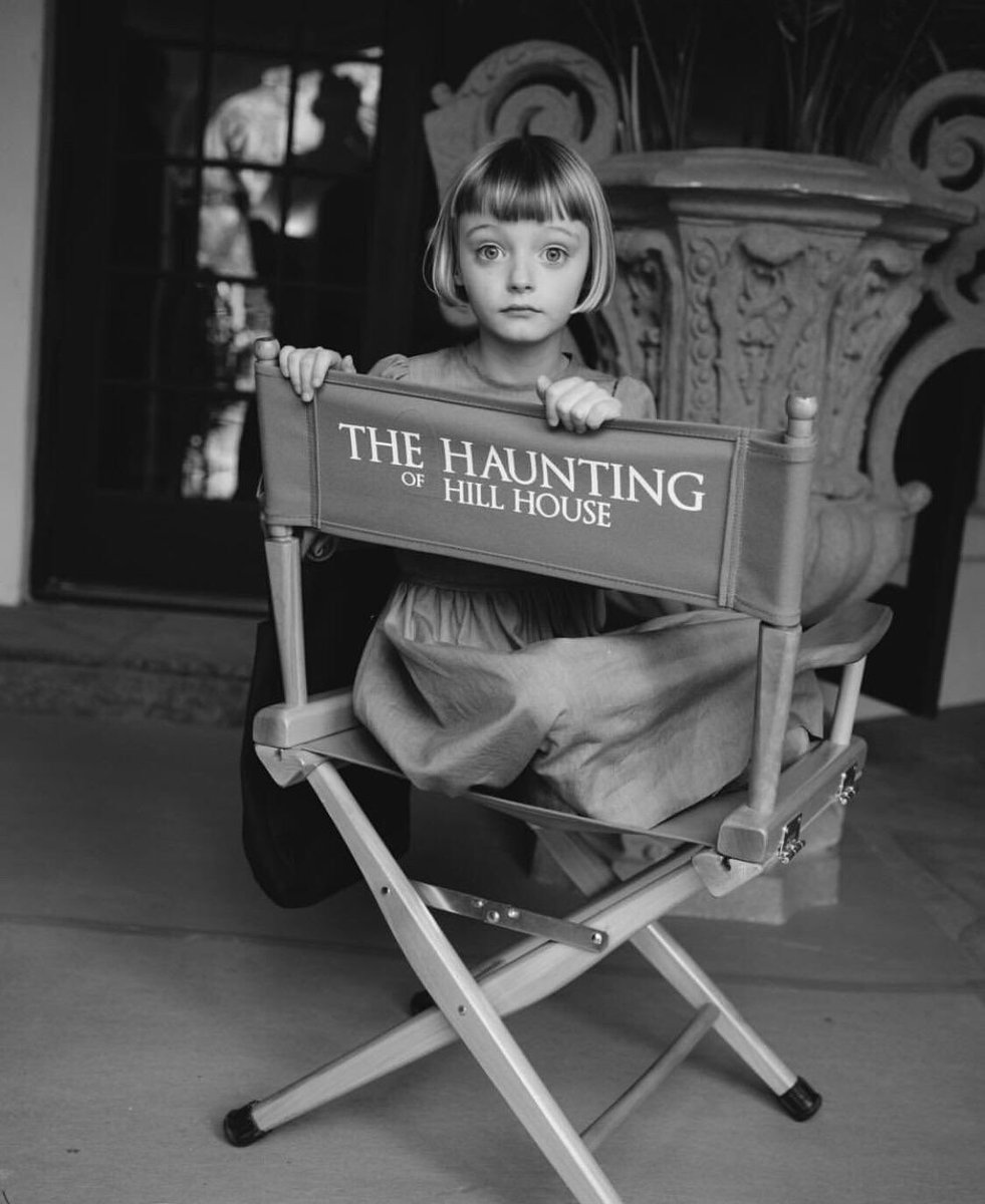 FuckJibbles's tweet photo. @kashmirVIII Y’all seen the haunting of hill house on Netflix? @caseywilder_ https://t.co/bKRatAwt8N