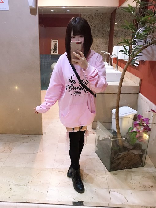 コスプレイヤーすみれおじさん(紫花菫)のTwitter画像3