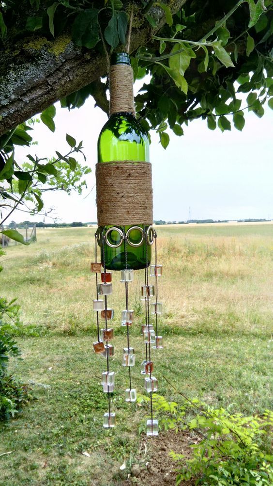 FixmOfficial's tweet photo. Look at these beautiful bottles, hang one of them outside your house just look like a ring bell.😃

#decoration #decorations #special #bottle #bottles #outdoor #outdoors #beautiful #stunning #bling #colorful #string #ringbell #wingbottle https://t.co/jdtb3EKrIh