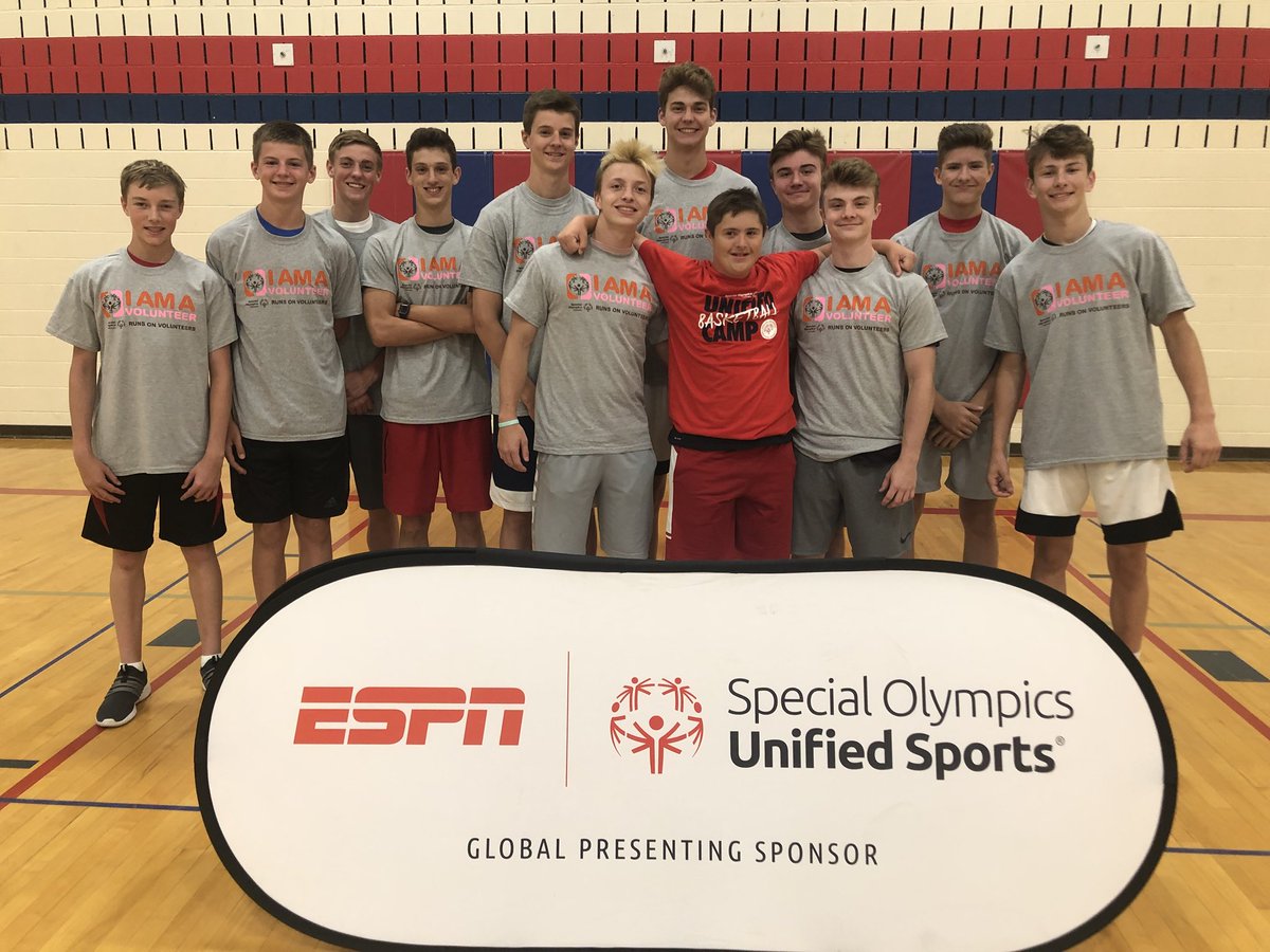 DavidStoneburne's tweet photo. Another awesome 🏀 camp hosted by @hoopsMS.  Always well organized &amp; entertaining with a great group of #unified partners/student-athletes. https://t.co/hynSRd3RyT