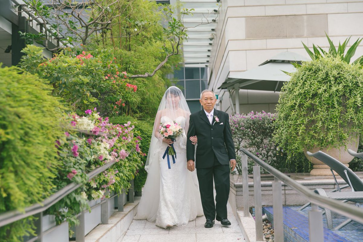 fullertonbaysg's tweet photo. A timeless venue for everlasting memories. Click on the link below to view more of Ira &amp; Carl's gorgeous wedding against the beautiful waterfront backdrop.

#FullertonBayHotel #WeddingsOfFullerton

More wedding photos:: https://t.co/6PLDePZAoE…/…/wedding-day-carl-ira https://t.co/3OCGtulSI6