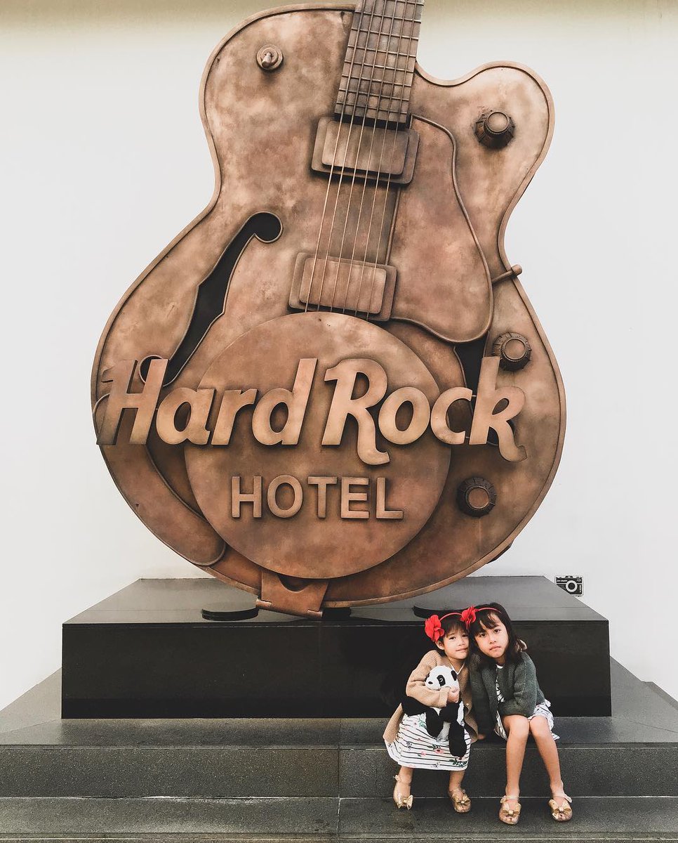 Lil rockstars &amp; our iconic giant guitar 🎸#HRHPenang #HardRockHotel
📷: nuryasminnabila