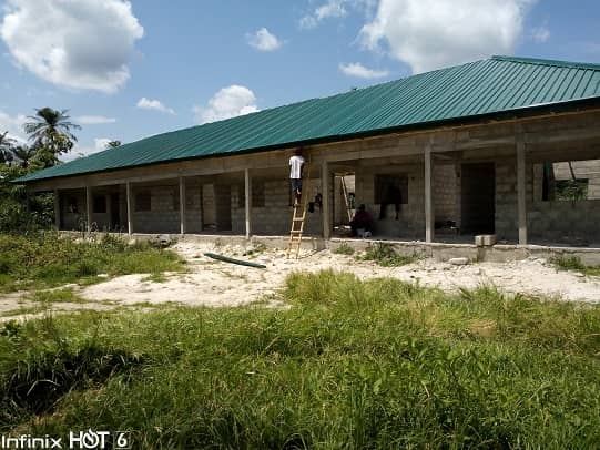TrackaNG's tweet photo. N20m was allocated in 2018 budget for the Construction of one block of three classrooms with furnishing at Udu primary school, Uwheru, Ughelli North, Delta State
Status: Ongoing
#GetInvolved #2018ConstituencyProjects https://t.co/TY1V9AXNrN