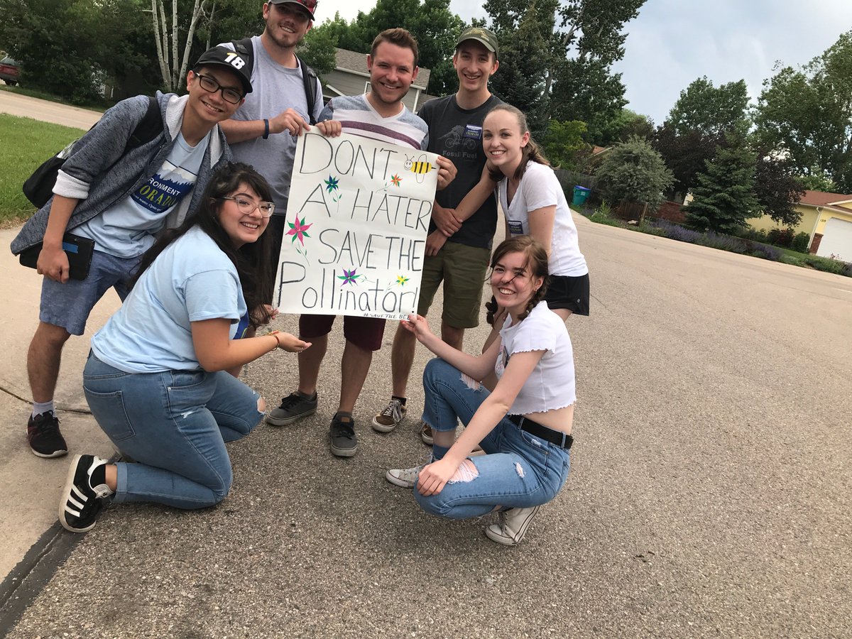 EnvironmentCO's tweet photo. We spent a month in Fort Collins having conversations with its residents, spreading awareness about bee killing pesticides known as neonicotinoids! #savethebees #noneonics @joannginal https://t.co/HOzTcTycgA