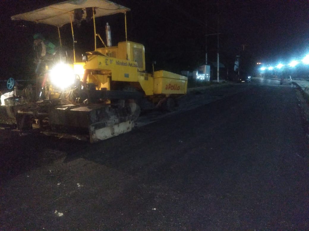 Macadamization of Boulevard Road starts. This is alongside a host of other roads being macadamized around the Srinagar city. @diprjk @listenshahid