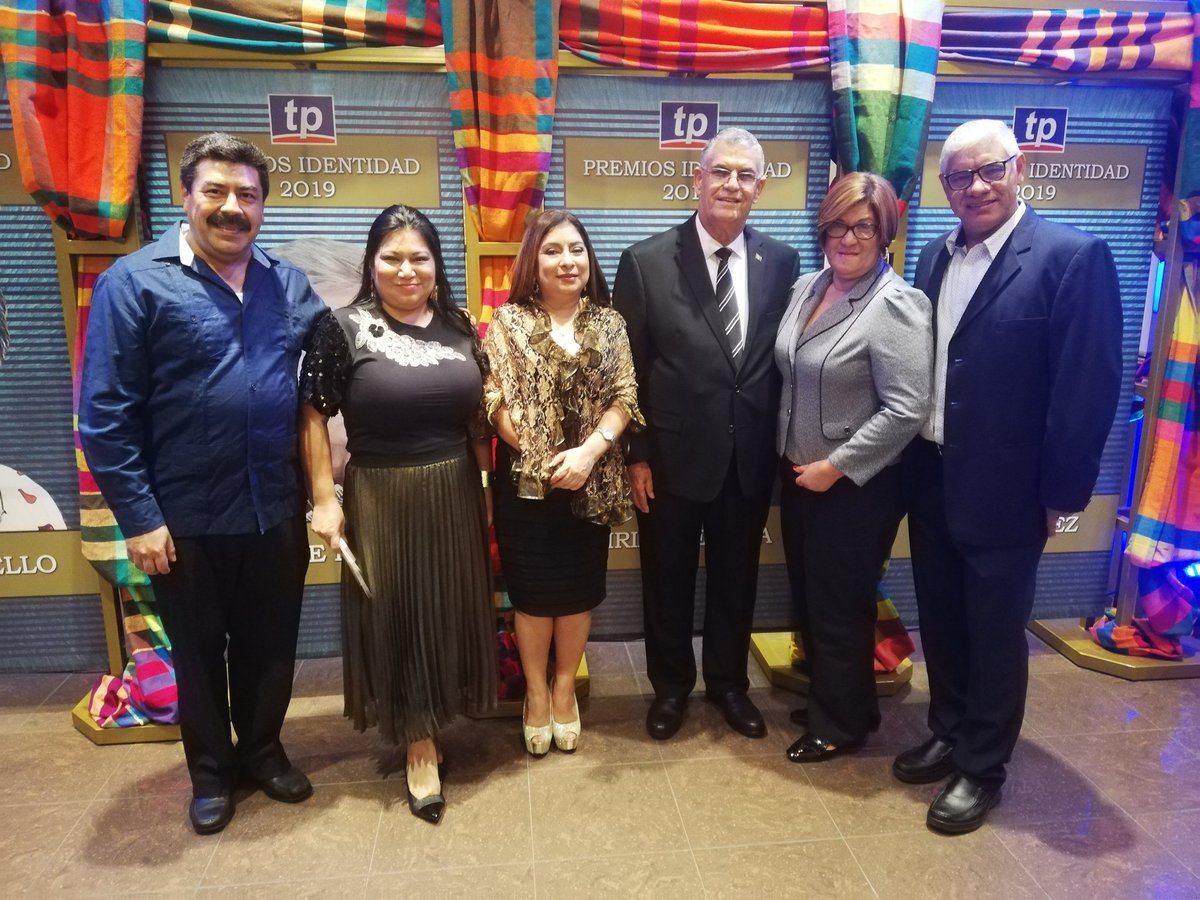 estermarleneam1's tweet photo. TeleProgreso Honduras #VEdicion #PremiosIdentidad2019  #HonrarHonra @TPHONDURAS @marcaHONDURAS @DiarioLaPrensa @mayranavarro_c https://t.co/4YAb0DWesh