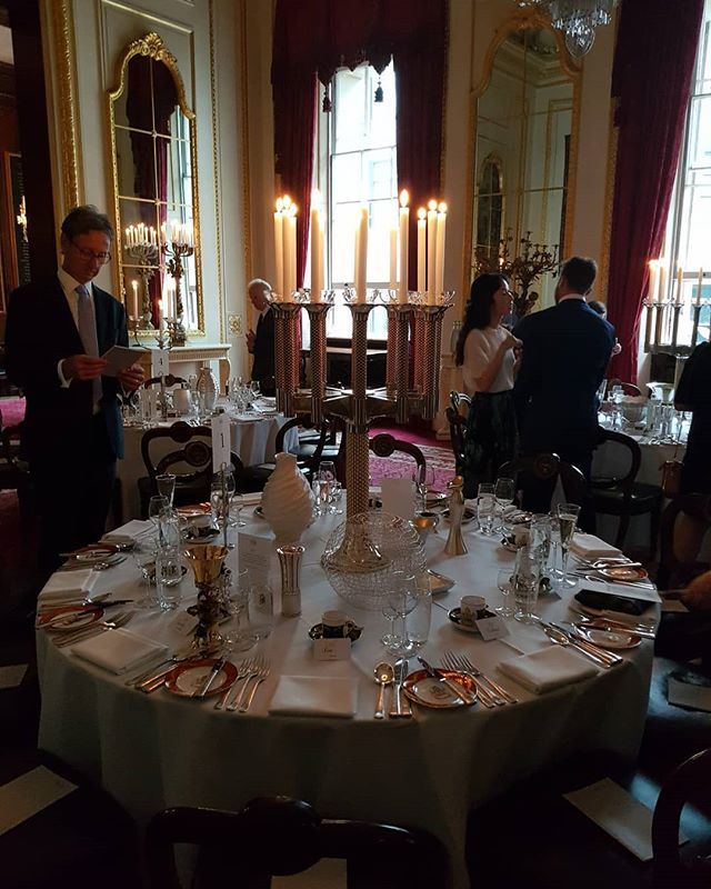 A spot of fine dining last night at Goldsmiths' Hall.  Will be eatting my dinner by candlelight forever more. ✨ ift.tt/2LKLbAZ