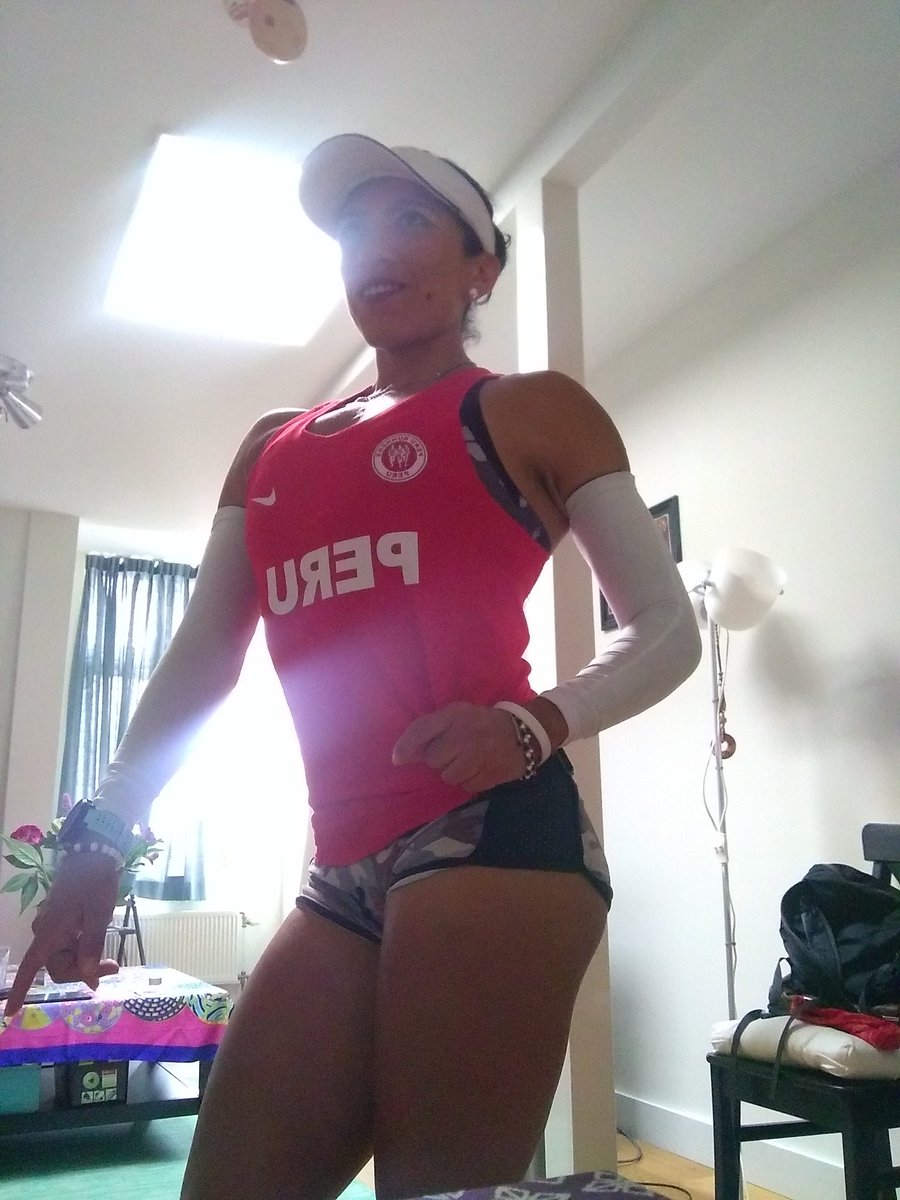 gemmav5's tweet photo. Sería mentir si dijera que no extraño el país de origen. Con frío y lluvia de verano en Haarlem , vamos a correr y más feliz por qué me preparo en TU NOMBRE 🇵🇪🇵🇪♥️♥️♥️
#YoElegiCorrer #Peruana #garmin235 #perurunners https://t.co/6Z5UDueS8I