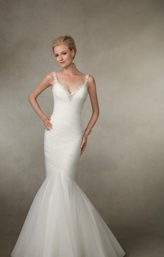AshtonBridal's tweet photo. Sale Sale Sale ❤️❤️❤️  Joanna by Ronald Joyce now £600 size14 only #www.ashtonjaynebridal.com https://t.co/KVVLRSm8pC