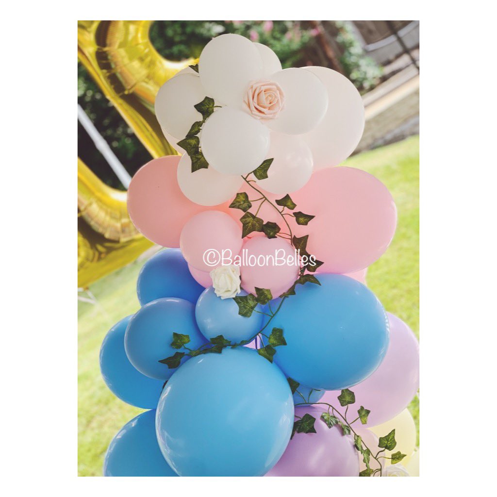 BalloonBelles's tweet photo. O R G A N I C // 
•
•
We offer all the latest trends transforming your space #organic #balloons #ballooninstall #essex #balloon #balloonarch #demiarch https://t.co/FCsFQnJt42
