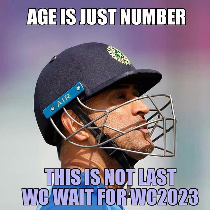 Santonam0519's tweet photo. This time we saw u in ad #CricketKaCrown ...in next world we actual want so plz  don't take retirement..  We love you.. Support u always #donotretiredhoni https://t.co/romArPW7id