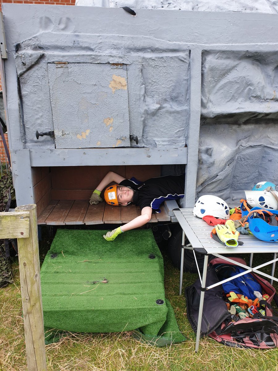 MrsBasutaDMA's tweet photo. Just about survived the tunnelling activity #Year8DropDownDay https://t.co/32IJh61ixZ