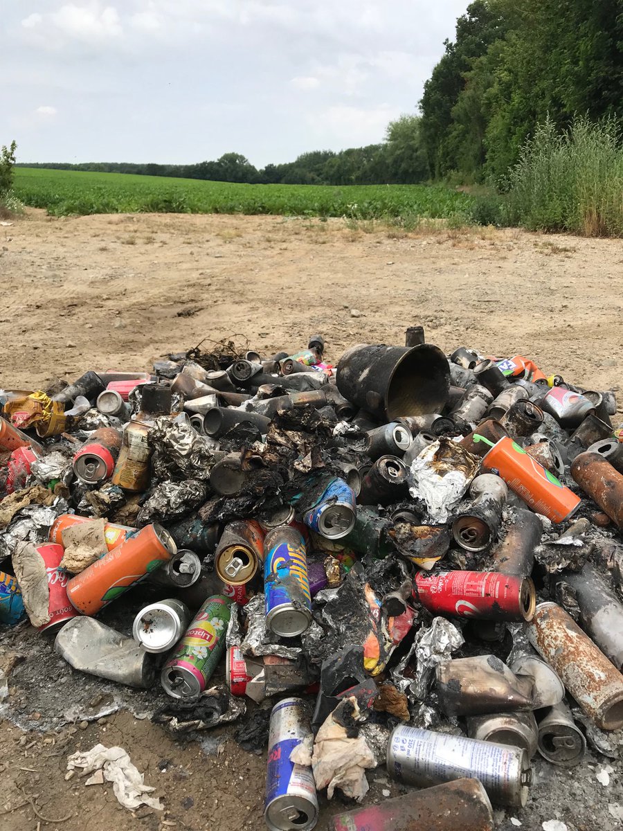 Jean-Yves Bricout (@jybricout) on Twitter photo Faire la fête 🎉 c’est bien, mais laisser ses déchets aux autres...😡
Et à part ça : ce sont les paysans qui polluent 🤔
<a href="/usaa_02/">USAA 02</a> <a href="/bvanhyfte/">van hyfte bertrand</a> <a href="/ecvass02/">Charlotte Vassant</a> <a href="/Prefet02/">Préfète de l'Aisne</a> <a href="/aisnenouvelle/">L'Aisne nouvelle</a> <a href="/AggloStQuentin/">Agglo du Saint-Quentinois</a> <a href="/hautsdefrance/">Région Hauts-de-France</a> <a href="/FNSEA/">La FNSEA</a> Faire la fête 🎉 c’est bien, mais laisser ses déchets aux autres...😡
Et à part ça : ce sont les paysans qui polluent 🤔
<a href="/usaa_02/">USAA 02</a> <a href="/bvanhyfte/">van hyfte bertrand</a> <a href="/ecvass02/">Charlotte Vassant</a> <a href="/Prefet02/">Préfète de l'Aisne</a> <a href="/aisnenouvelle/">L'Aisne nouvelle</a> <a href="/AggloStQuentin/">Agglo du Saint-Quentinois</a> <a href="/hautsdefrance/">Région Hauts-de-France</a> <a href="/FNSEA/">La FNSEA</a>