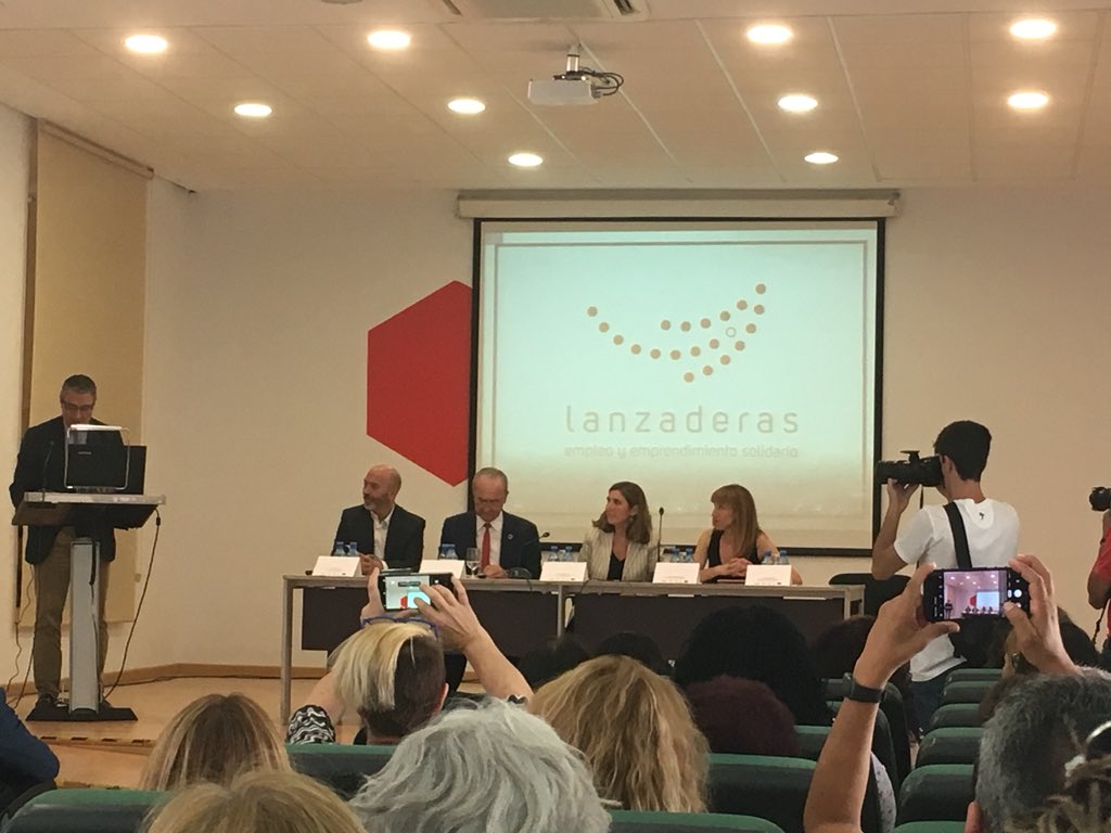 DavidLopezRRHH's tweet photo. #lanzaderas no podría realizarse sin el apoyo institucional de diputación, ayuntamientos, junta de andalucia y fundación telefónica #InterLanzaderasMálaga @arundaactiva @fundacionTef @Lanzaderas_EES @FundacionSMLRPH @AndaluciaJunta https://t.co/XgrIC6JiZS