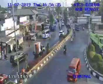 KabbekasiAtcs's tweet photo. 16.57 WIB sore ini arus lalu lintas sekitaran Depan Terminal kali jaya Cikarang menuju Bekasi maupun Karawang terpantau ramai lancar https://t.co/P6WsioJyeo