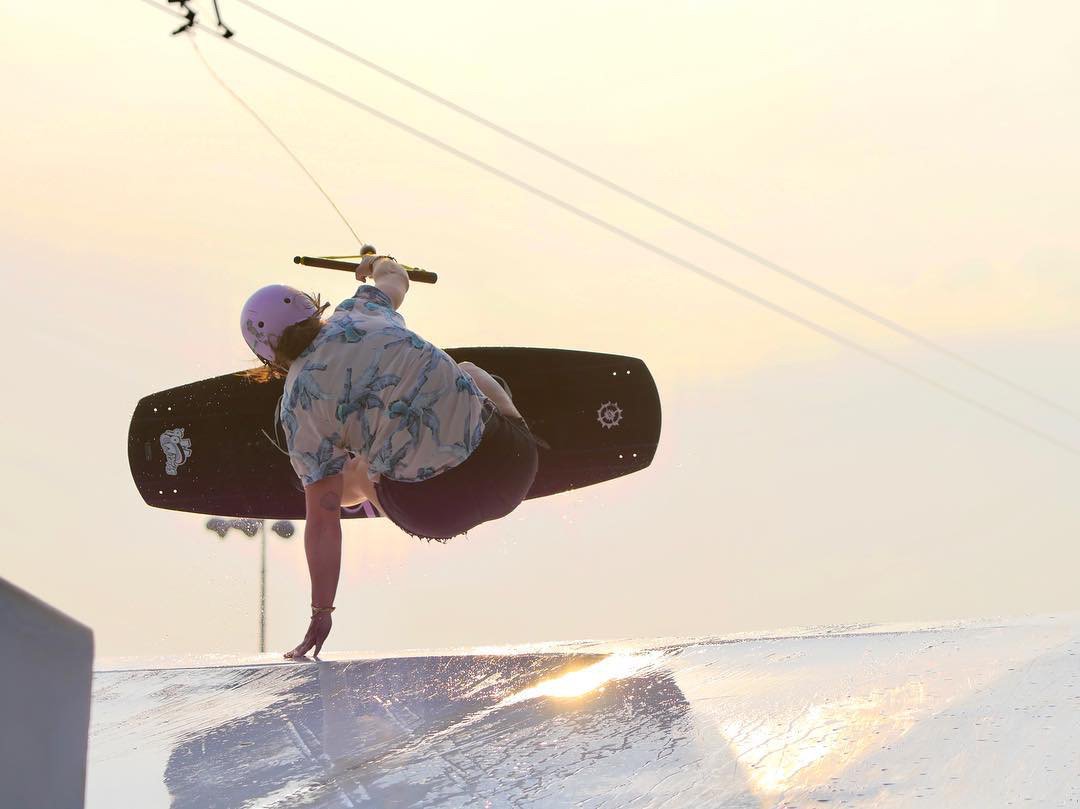 WWakeboarding's tweet image. Such a cool feeling when you touch the kicker!
#womenwakeboarding
📸 by @sinafux 
📷 @wesleymarkjacobsen 
#wakeboarding #slingshotwake #slingshotsports #cablemekka #thailand #thaiwakepark #wakeboard #instagramtakeover #story #wakegirl #girlswhoride
