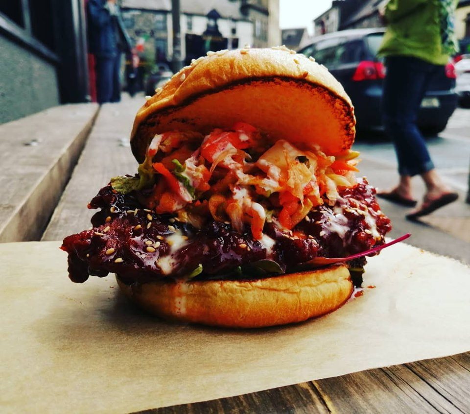 The new Korean Chicken Burger from <a href="/CaribouGalway/">Caribou, Galway</a> is a sight to behold.

Twice Fried Chicken Breast coated in Asian Batter and tossed in their house Gochujang Sauce &amp; Sesame Seeds. Served on a Brioche Bun with a fresh Kimchi Slaw and a drizzle of Ginger &amp; Lime Aioli.

#GalwayGrub