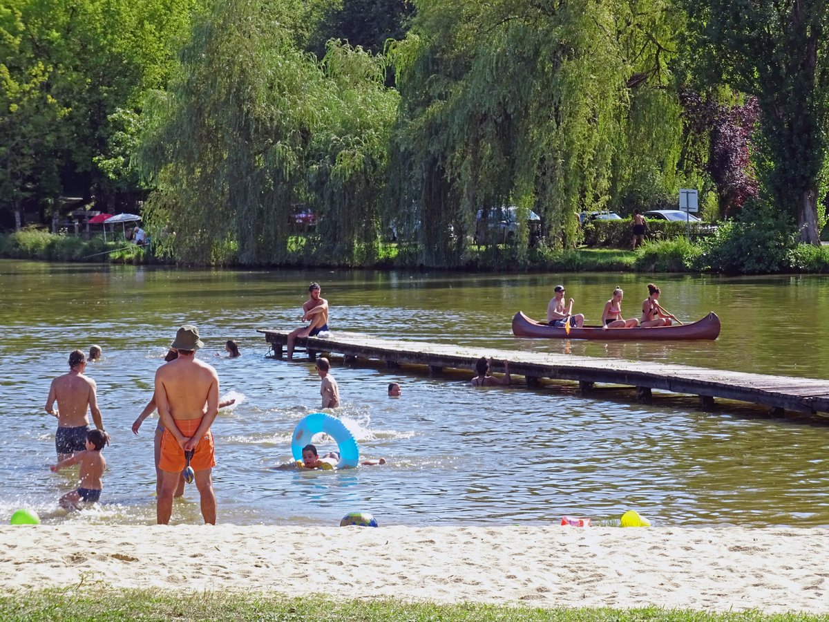 #jeudiphoto Le beau temps est là ! 
Profitez des plans d'eau de Cazals, de Frayssinet ou de la piscine de Salviac pour vous rafraîchir ! 
#cazalssalviac #tourismelotdordogne #sun #nature_shooters #naturelove #natureporn #photography #igers #igerslot #beautifuldestinations