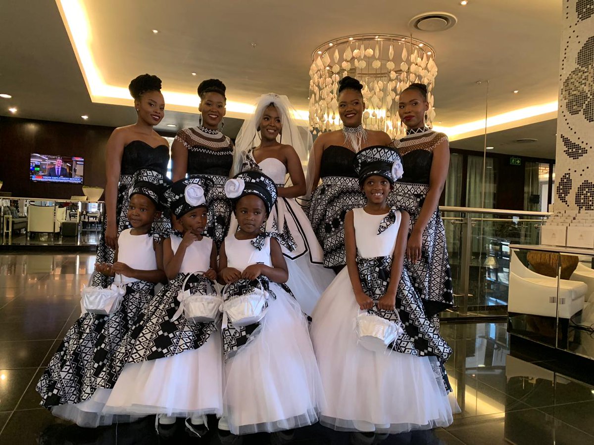 #TBT to an incredible wedding shoot with a stunning bride and bridal party at DAVINCI. We love their black and white theme 😉 Feeling inspired? Let us help turn your dream wedding into a reality. Find out how here: bit.ly/2Ul6g5D #LegacyHotels