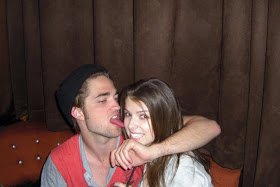 Salen unas New/Old de Nikki, Rob y Anna Kendrick.