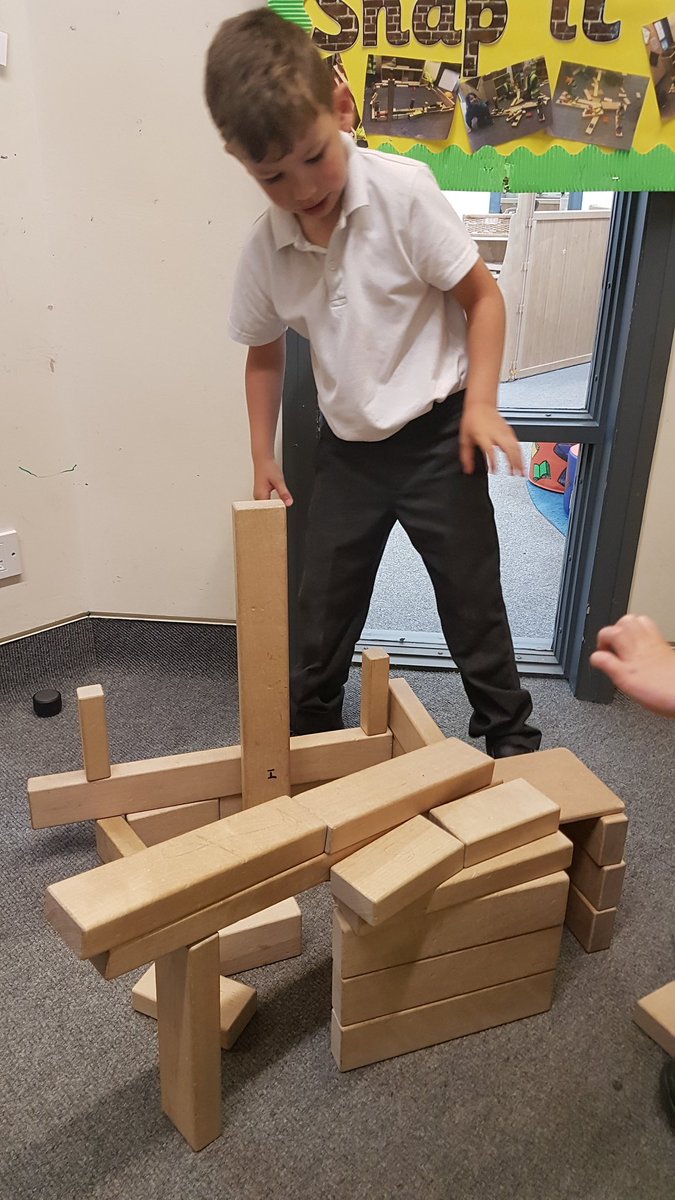 RECEPTION_RRC's tweet photo. Some great creations in the block play area this morning. @ALCRoseheyworth @MrsBowdler https://t.co/fr5f4J7Qjn