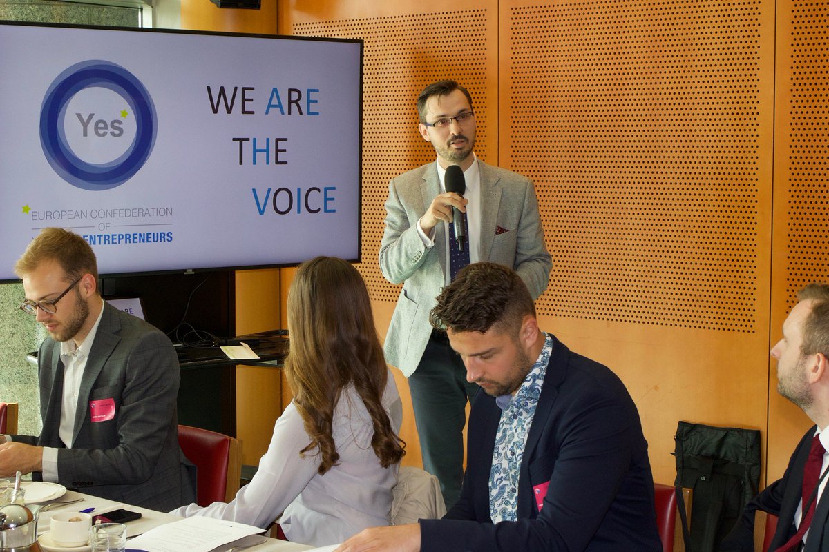 YESforEurope's tweet image. Our General Director @PGrzywa shared our "View on Europe by Young Entrepreneurs" with Members of the #EuropeanParliament at a Parliamentary Working Breakfast organized by @SMEEurope, the interest group for small and medium sized businesses of @EPP #WeAreTheVoice #YESforEurope