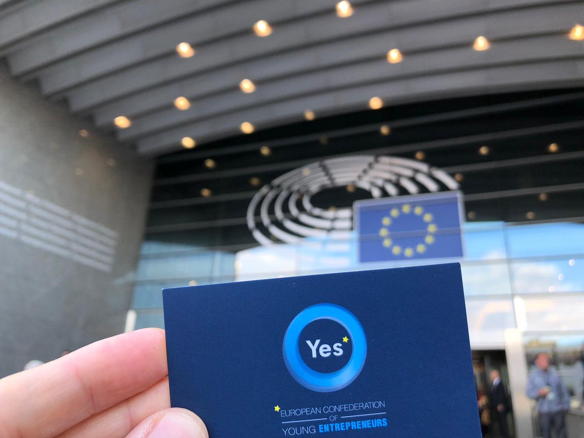 YESforEurope's tweet image. Our General Director @PGrzywa shared our "View on Europe by Young Entrepreneurs" with Members of the #EuropeanParliament at a Parliamentary Working Breakfast organized by @SMEEurope, the interest group for small and medium sized businesses of @EPP #WeAreTheVoice #YESforEurope