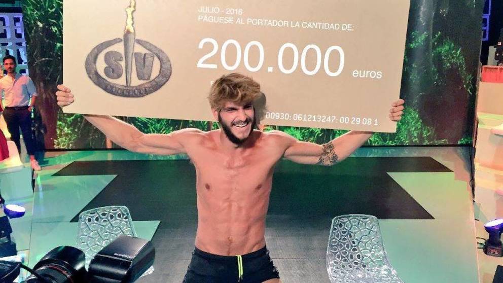 #Efemérides📺: Hoy hace 3 años que Jorge Díaz (@JorgeDiazModelo) se proclamaba ganador de 'Supervivientes' (<a href="/Supervivientes/">Supervivientes</a>). En el duelo final venció a Yola Berrocal (<a href="/YolaBerrocal/">Yola Berrocal</a>) y se llevó los 200.000 euros de premio. Teleaudienciastv.wordpress.com/category/super…