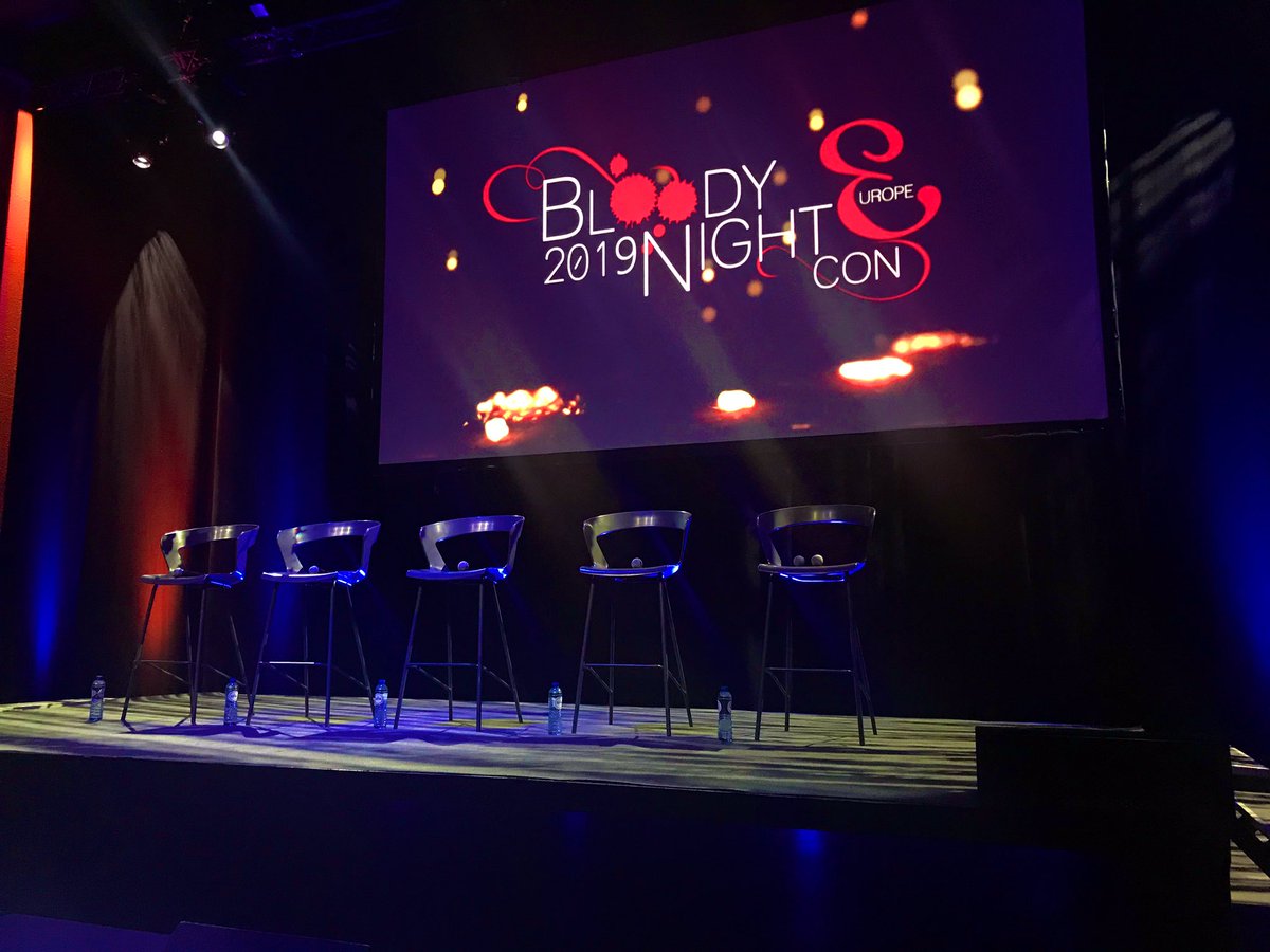 xshezxo's tweet photo. TB To #BNCE β€οΈ @BloodyNightCon @Michael_Trevino these are my fave photos that I took πΈπ https://t.co/YfUsDaIT0o