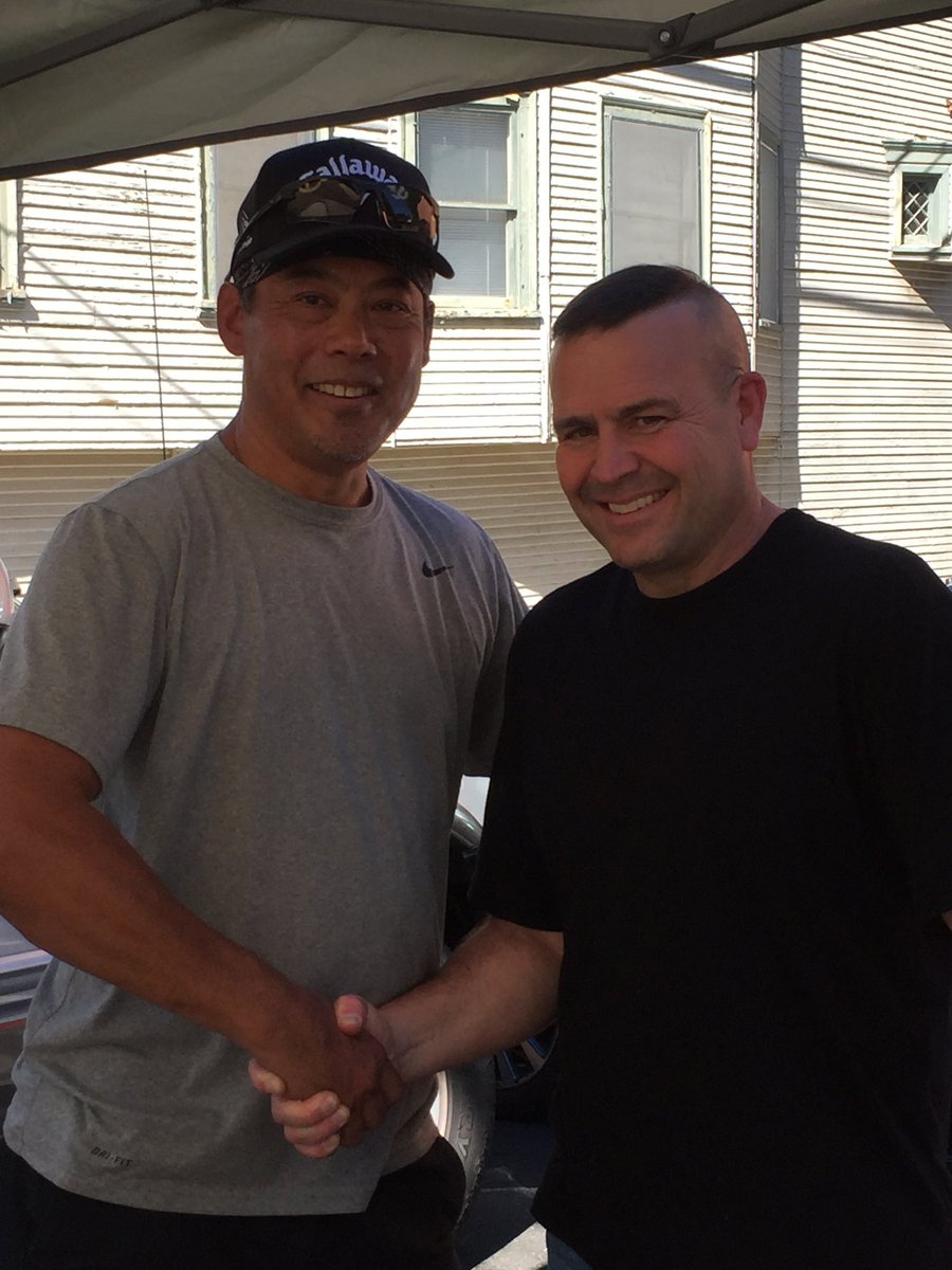 R8ders_4life's tweet photo. What a GREAT evening to cater a Hail n Farewell for the outgoing Sacramento District Commander COL David Ray. Wish you well in your retirement.
#USACE #SPK #ReconnectingWithFriends #Catering #HawaiianBBq https://t.co/6vdMiSqEiw