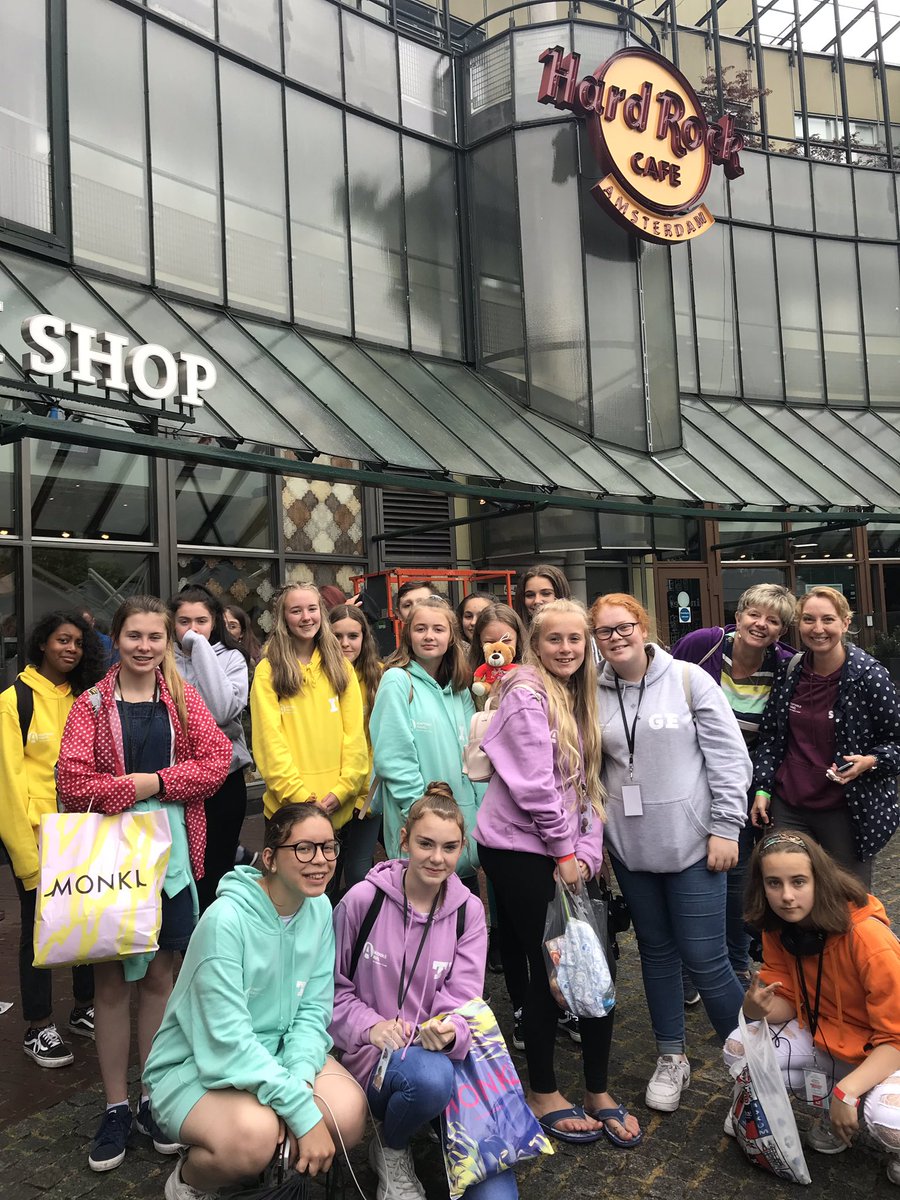 RBSCHumanities's tweet photo. Eating @HardRock #cafe for our final meal together. Heading back to @RobertBlakeSC today #AspireAchieveCelebrate https://t.co/feSiaCQGNy