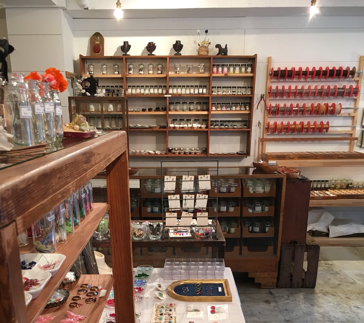 RolloKobe's tweet photo. [営業時間変���のお知らせ]
来月8月からRollo 神戸店、京都店ともに営業時間を変更します。
open12時00分〜19時00分になります。ご迷惑をおかけしますがよろしくお願いします。
#rollo #button #手芸 https://t.co/NYAecd8Ii8