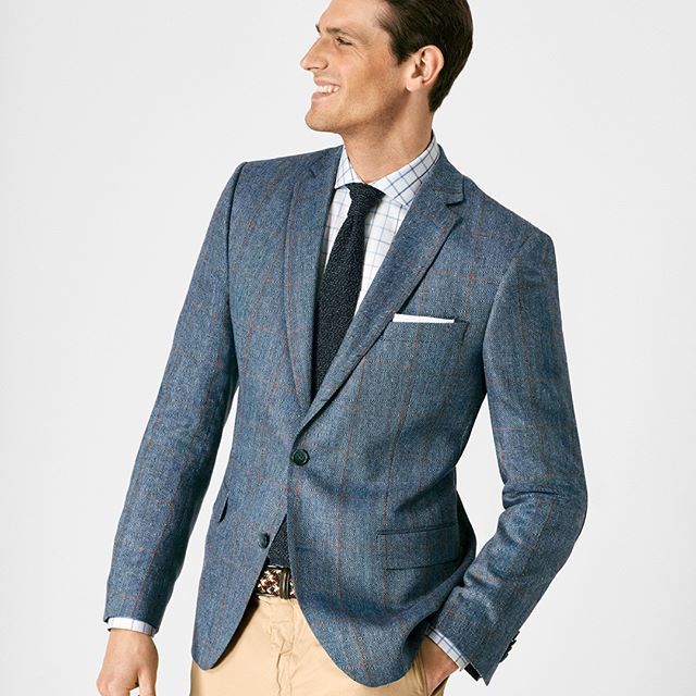 Luftig leicht und besonders vielseitig kombinierbar. Die Ärmelpatches können sogar abgetrennt werden.

Sakko von Tom Rusborg : 22281800

go.hirmer.de/neu

#hirmer #munich #muenchen #outfitforyou #outfitinspo #menswear #menstyle #mensfashion #styl… ift.tt/2xGva6P