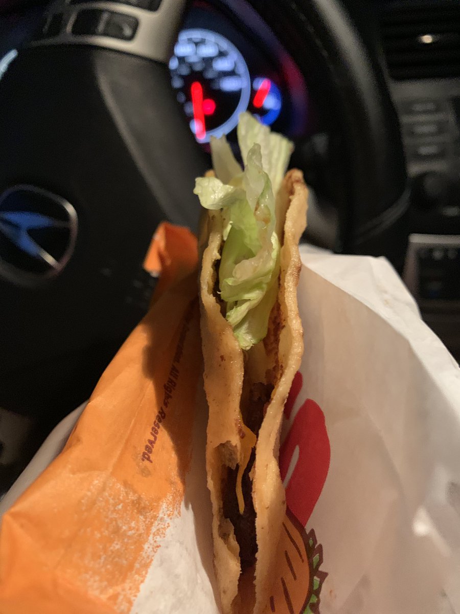 aloha_sydv's tweet photo. @BurgerKing the #BKTaco is literally a fucking sham.. what the hell is this? Atleast @tacobell gets close to the advertisement 🔔 🌮 https://t.co/wbimVSnVoh