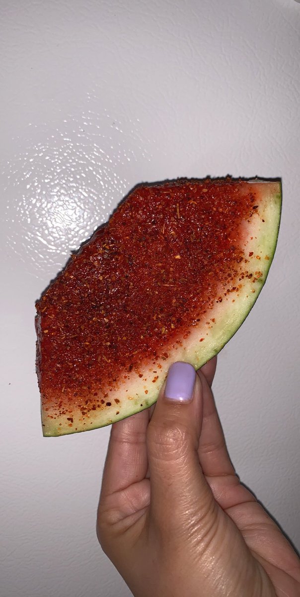 Izayra4's tweet photo. @LEXXXLIEEE You made me crave it😋🍉🍉 https://t.co/DQhPmjI94X
